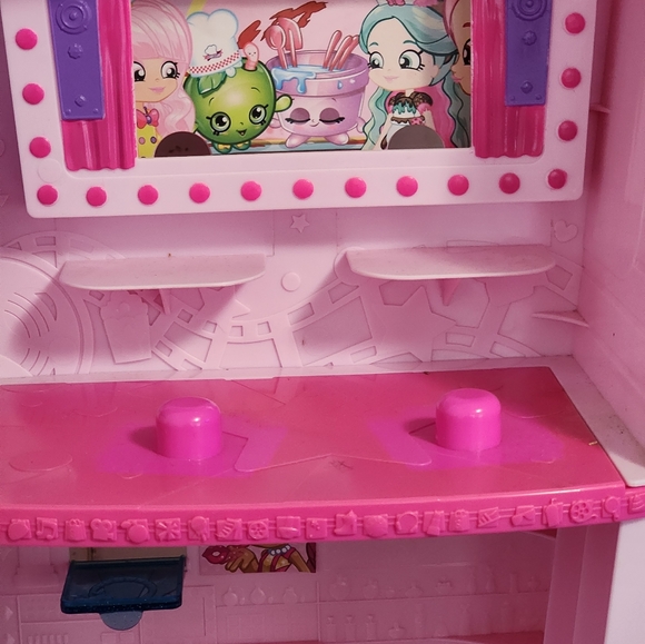 Shopkins Shopville Super Mall Playset with Huge Lot of Accessories - Picture 3 of 16